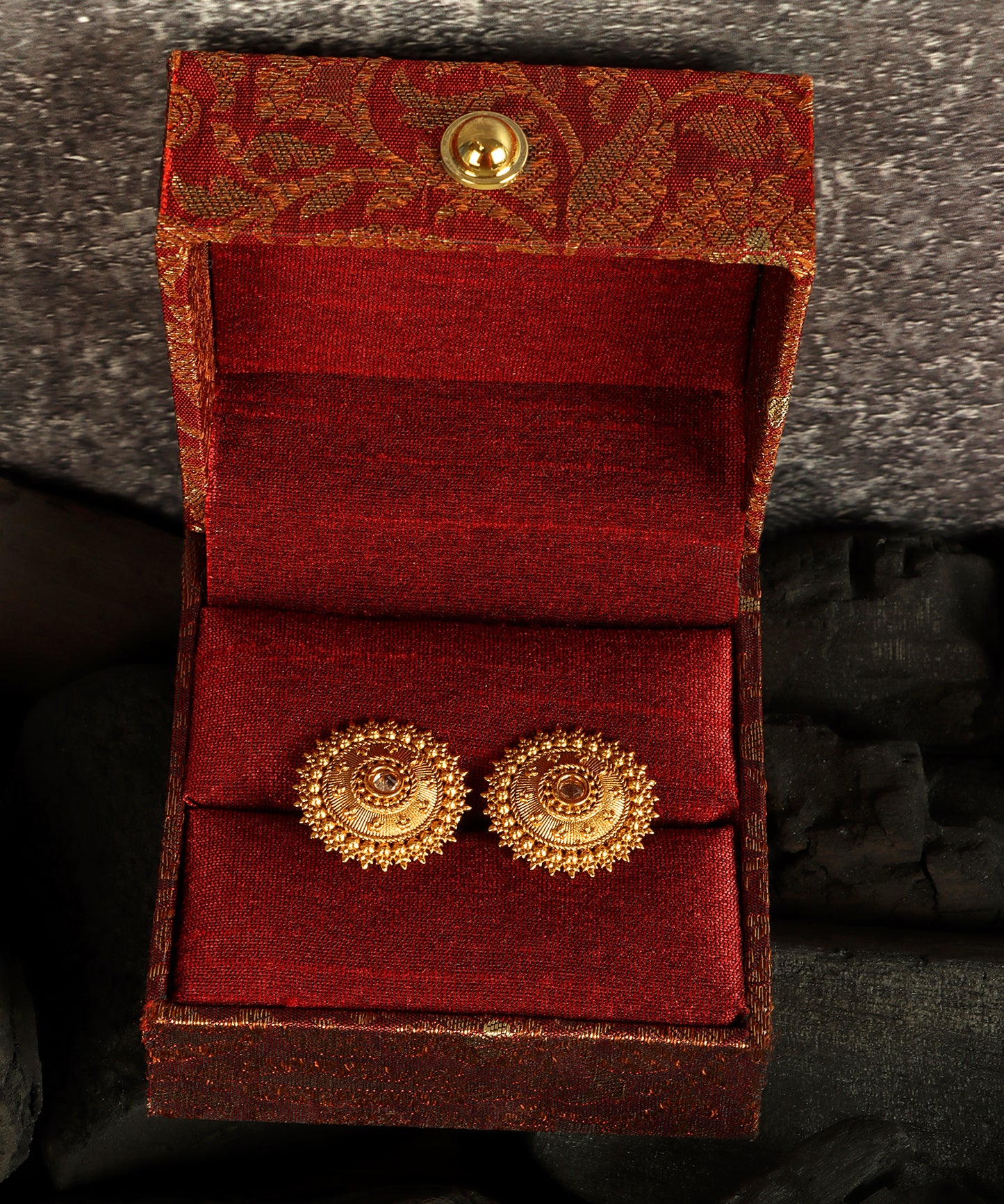 Traditional Round Gold Stud Earrings