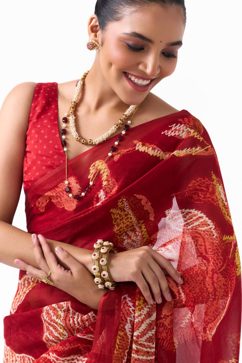Royal Ruby Pearl Necklace – Classic Gold String Style