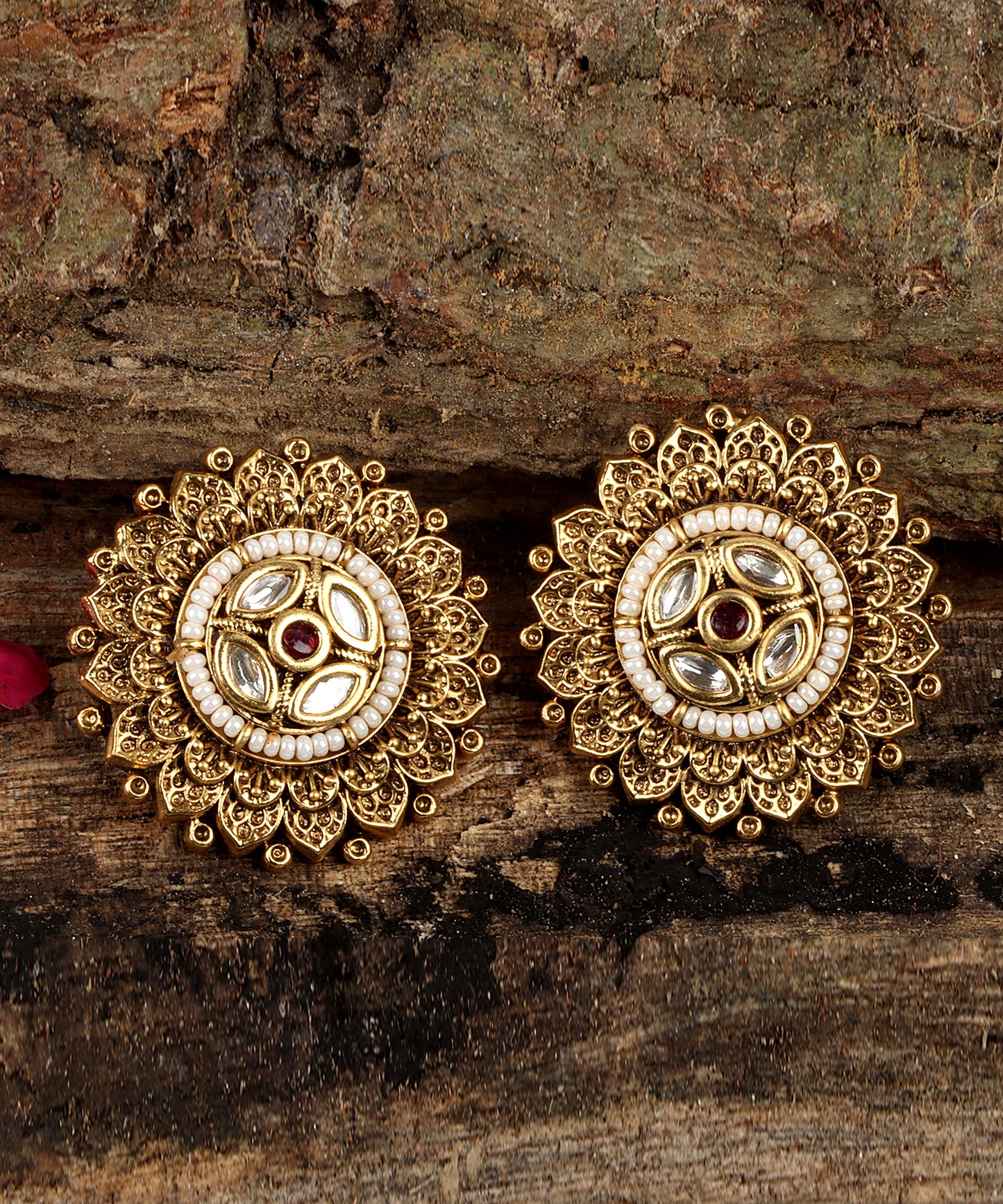 Antique Gold Kundan Stud Earrings (Temple Jewellery)