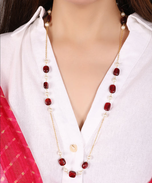 Royal Ruby Pearl Necklace – Classic Gold String Style